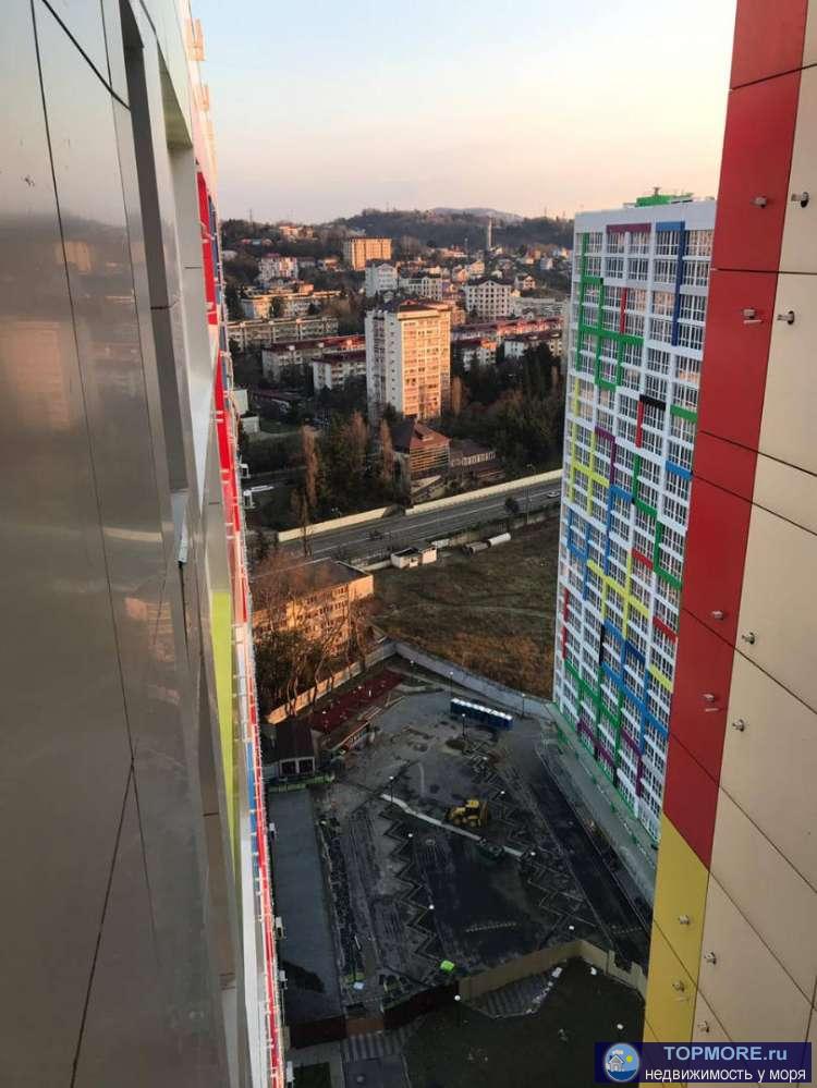 Светлая квартира с панорамными окнами и прекрасными видами . Развитая инфраструктура. Есть школа, детский... - 2