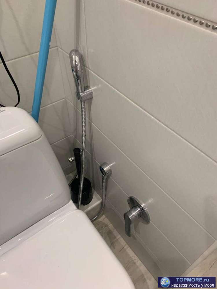 Просторная квартиру с новым ремонтом в самом центре Сочи. Морской порт через дорогу. Две спальни, кухня гостиная. В... - 2