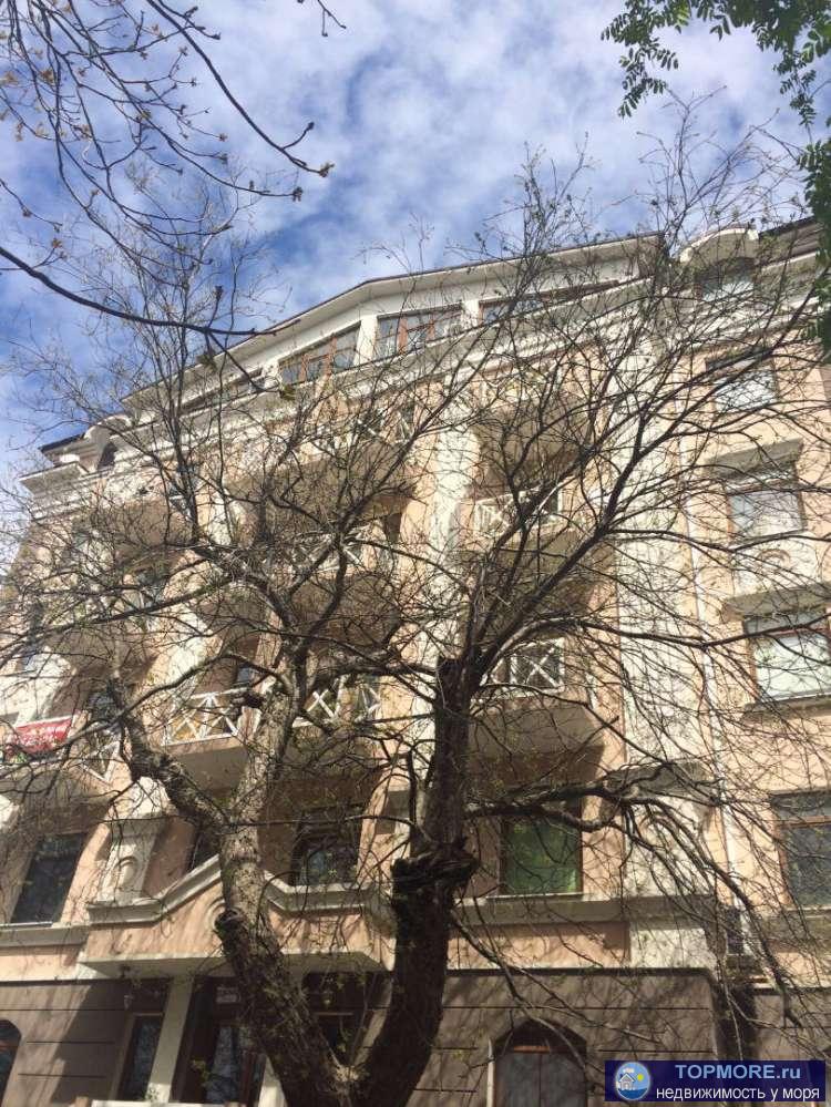 Продается отличная трехкомнатная квартира. Район Заречный - Адлер. Этаж 1-й, но очень высокий. Ремонт, мебель. Очень...