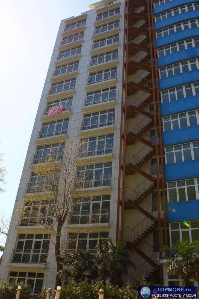 Потрясающий вид на море. С другой стороны дома - окна выходят на зеленую зону и терренкур. 8/12 этаж, 3к (2 спальни и... - 2