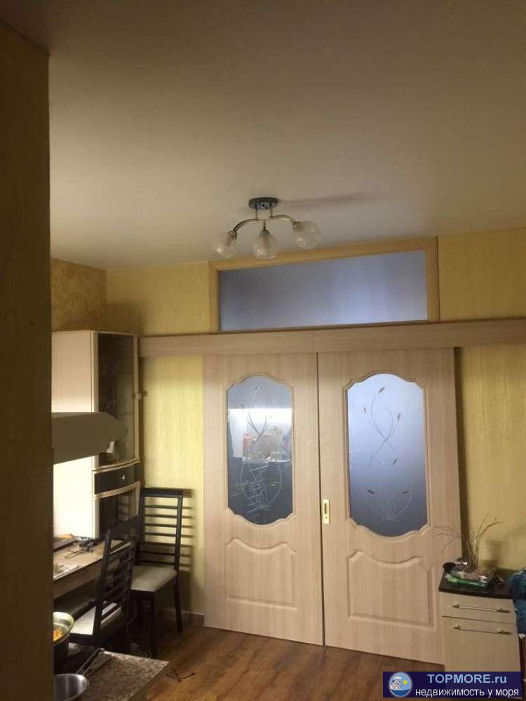 Продается 1-комнатная квартира в уютном, полном зеленью районе города Сочи, который подходит, как для постоянного...