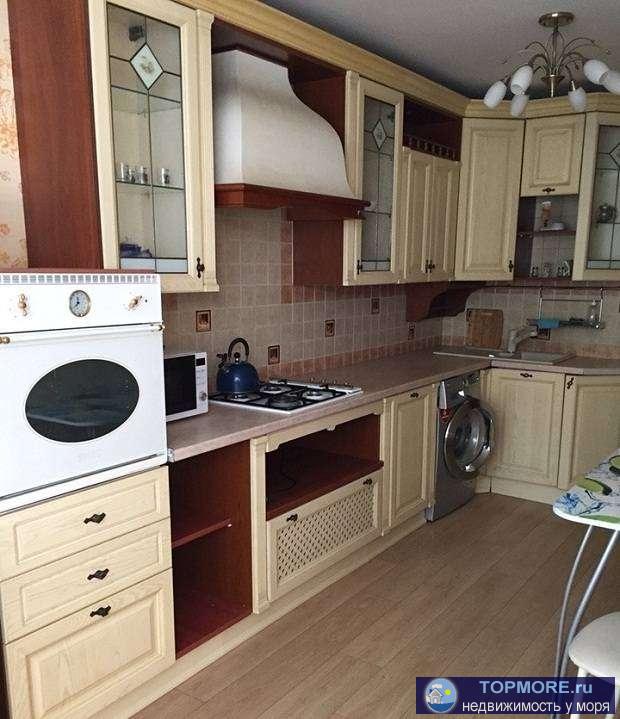 У моря 2-х комнатную квартиру площадью 67 кв. м на 2 этаже 14-этажного монолитного дома, с ремонтом и мебелью в самом...