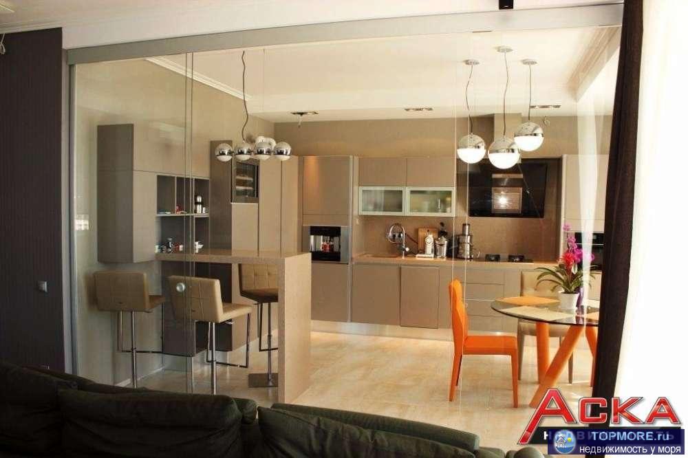 3-х комнатная квартира в стиле Хай- тек, Дизайнерский ремонт выполнен из итальянских высококачественных материалов ,...