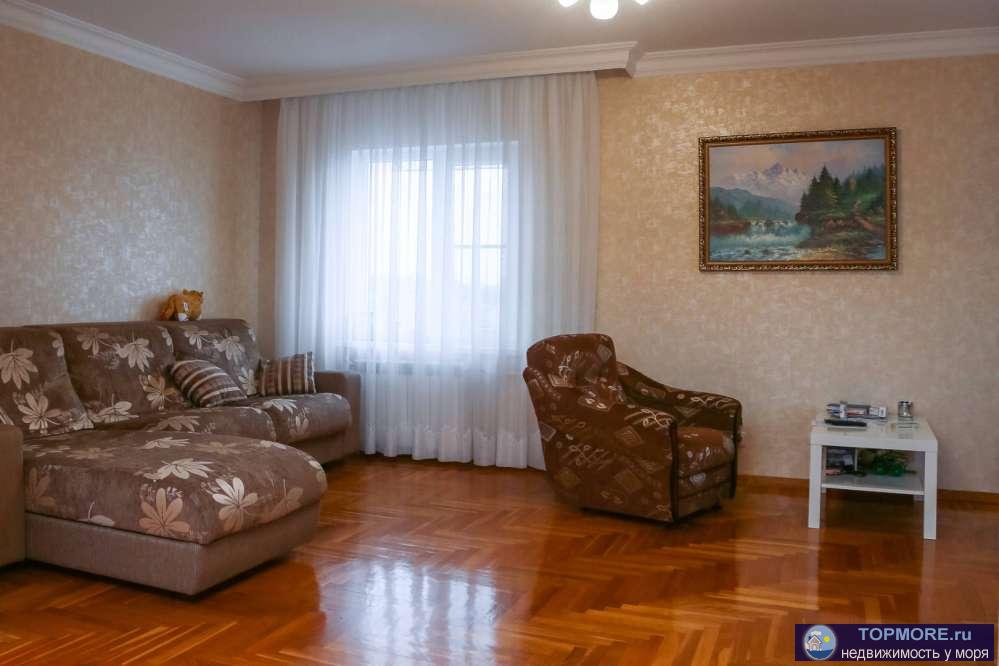 К продаже предлагается двухуровневая квартира, расположенная в самом центре Сочи, на улице Абрикосовой. Это...
