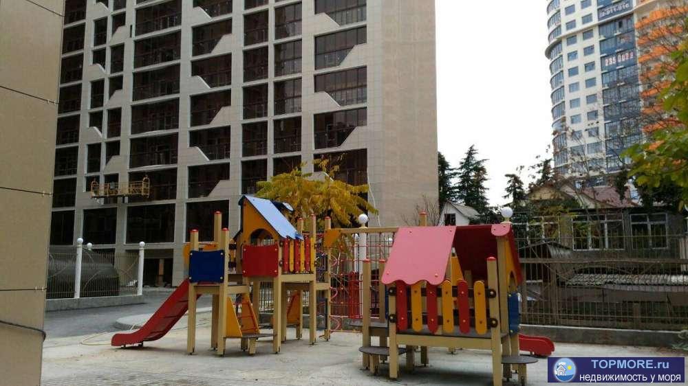 Чудесная светлая квартира с панорамными окнами. Вид на море и город. Планируется в спальню, кухню-гостиную и... - 1