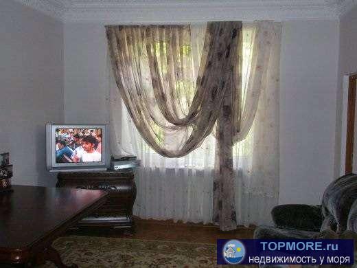 Продаётся отличная просторная квартира на Светлане, потолки 3 метра, большие окна, хороший, капитальный ремонт, всё...