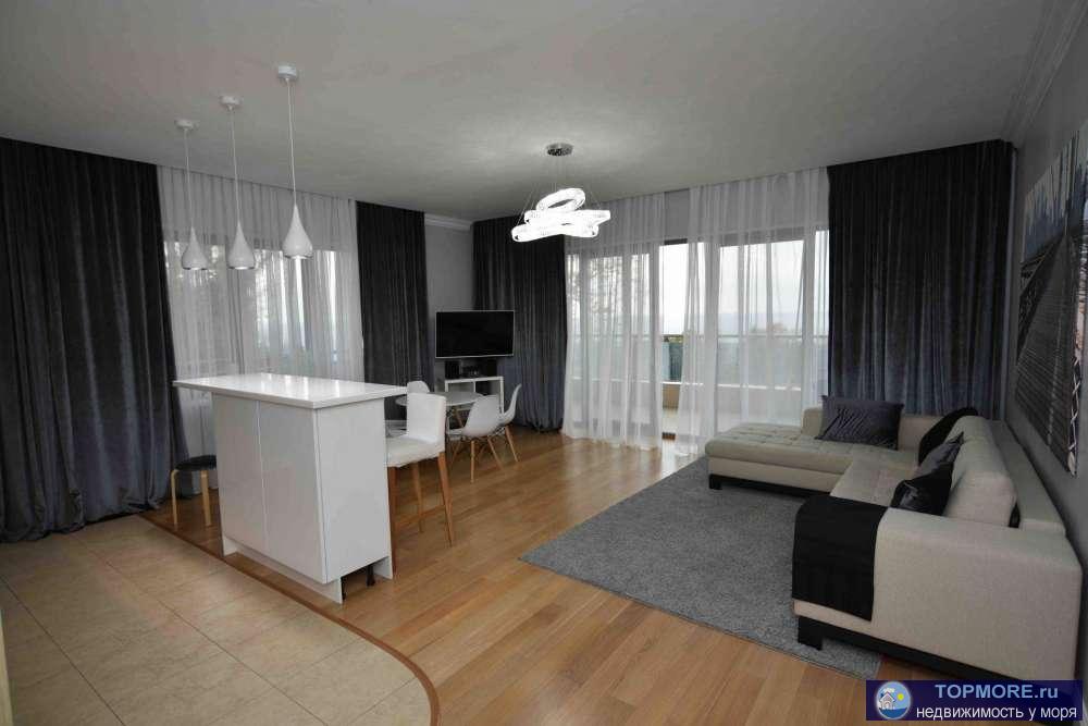 Продается стильная  квартира в ЖК Идеал Хаус  Сочи с удобной террасой, с которой открывается шикарная вид на море!...