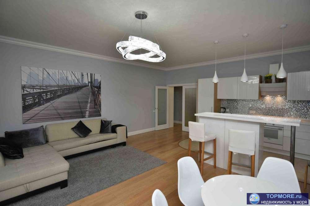 Продается стильная  квартира в ЖК Идеал Хаус  Сочи с удобной террасой, с которой открывается шикарная вид на море!... - 2