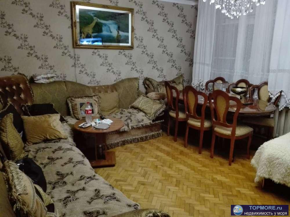 Продам 3-х комнатную  квартиру,120 кв.метров, в центре Адлера,на ул.Революции.Цокольный этаж.Квартира с ремонтом и...