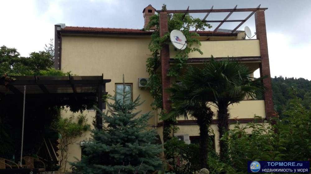 Продам дом в  Сочи. Площадь 240 м2. Есть гараж , подвал, сад. Отличная транспортная развязка, развитой район. В доме...