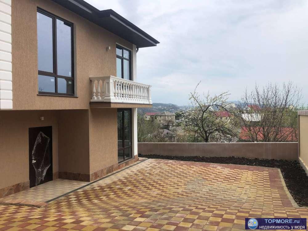 Площадь 138,4 м2, участок 3,5 сотки. Статус жилой дом, свет центральный, Вода Скважина, канализация ЛОС, газ...