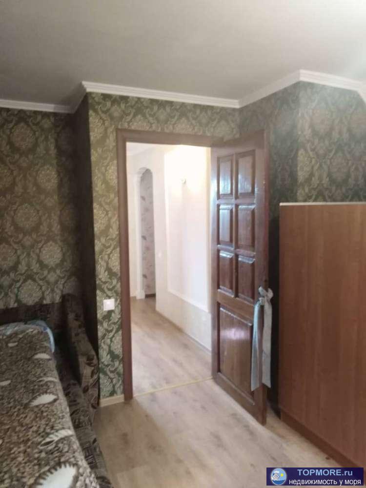 Район комфортный - малая плотность застройки, много растительности.  Мало ездит машин, посторонних почти нет. Вот как...