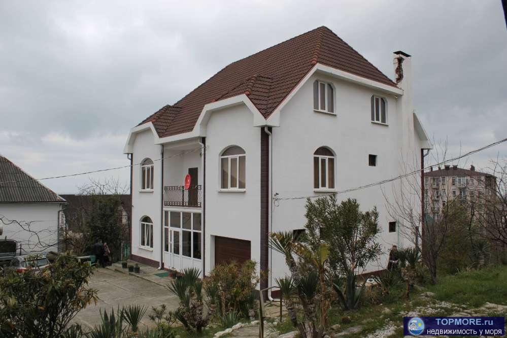 Продается дом в Сочи район Адлерский.Площадь дома составляет 376 кв.м., всего 4 этажа с мансардой.  На первом этаже... - 1