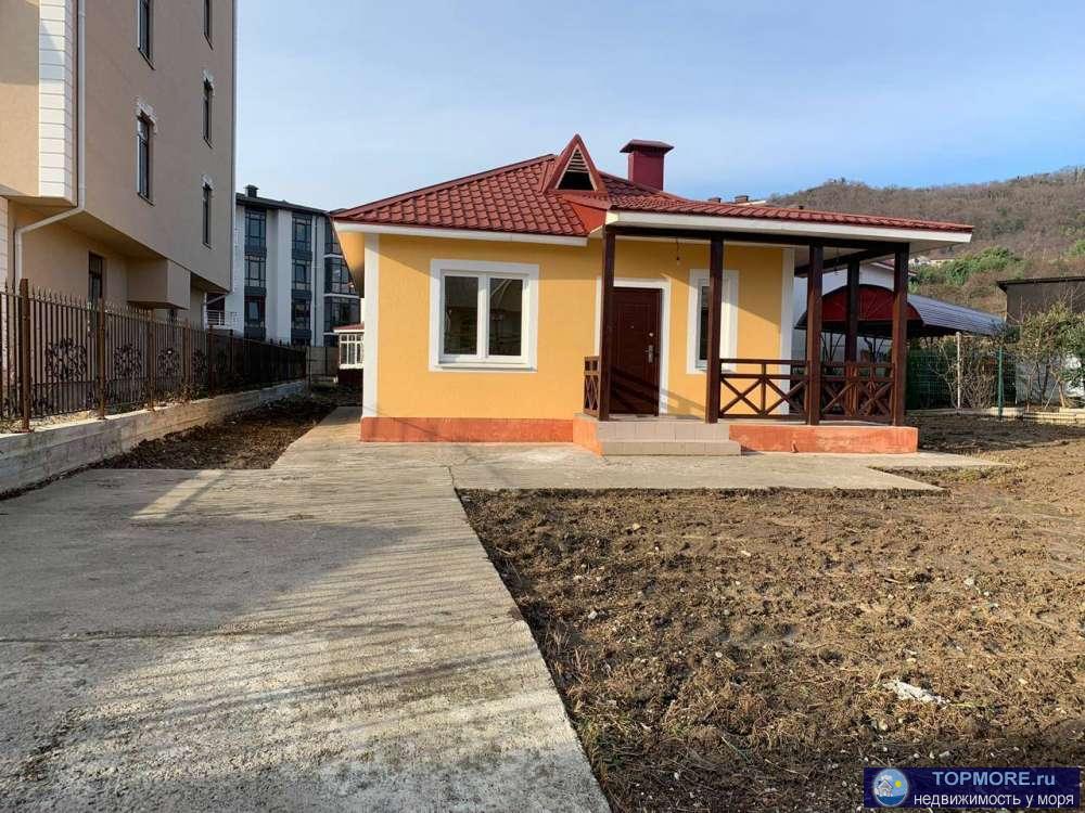 Срочная продажа дома с участком, все коммуникации центральные. Вся инфраструктура в шаговой доступности - школы,... - 1