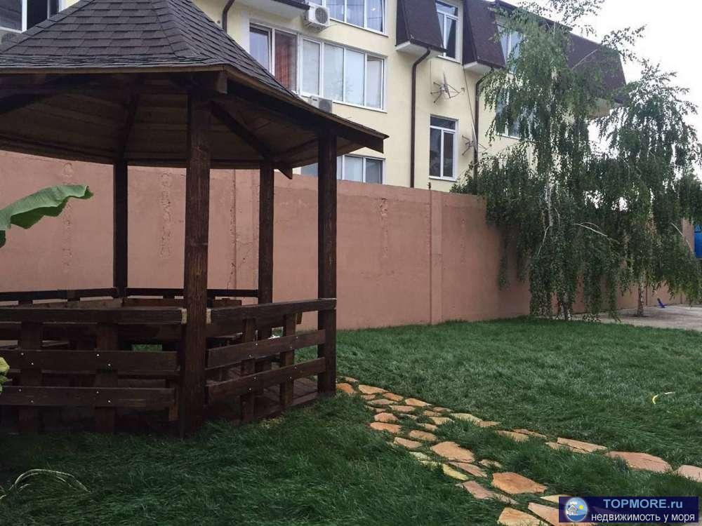 Продаю дом в престижном районе,вблизи моря. 3 этажа с несколькими спальнями, с/у на каждом этаже, хороший ремонт,...