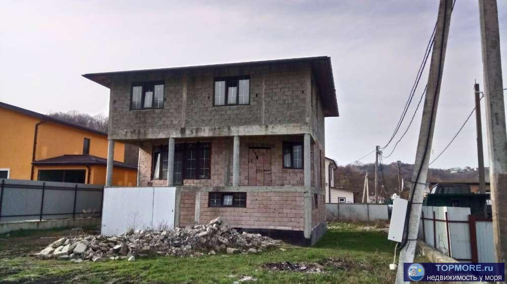 Продажа / Дома и коттеджи, Сочи, Васильковый переулок, 8 500 000 р. Продается 3-х этажный дом в непосредственной близости в Олимп парку. ИЖС. 1 этаж цоколь с гаражом. 2 и 3 этаж жилые....