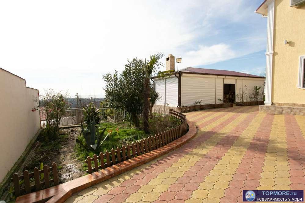 Хорошая транспортная доступность , вся инфраструктура , остановка , магазины . В доме 15 кВт , вода городская и... - 1