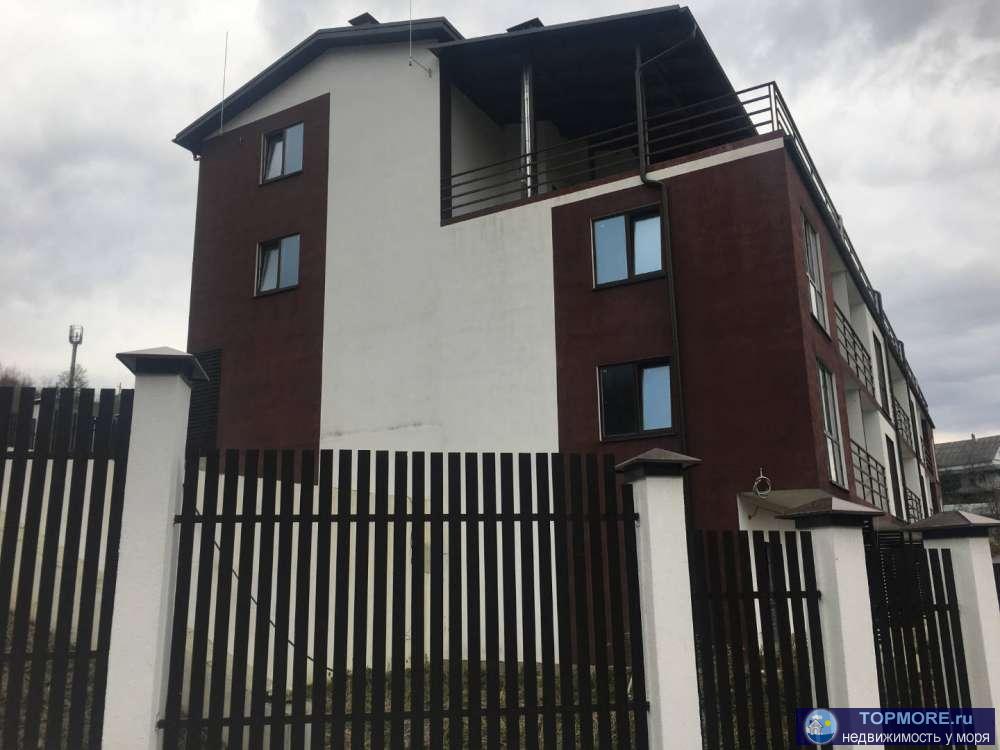 Продается шикарный таунхаус в 3 минутах езды от аэропорта! До центра Сочи 10 минут,до горнолыжного курорта 20 минут....