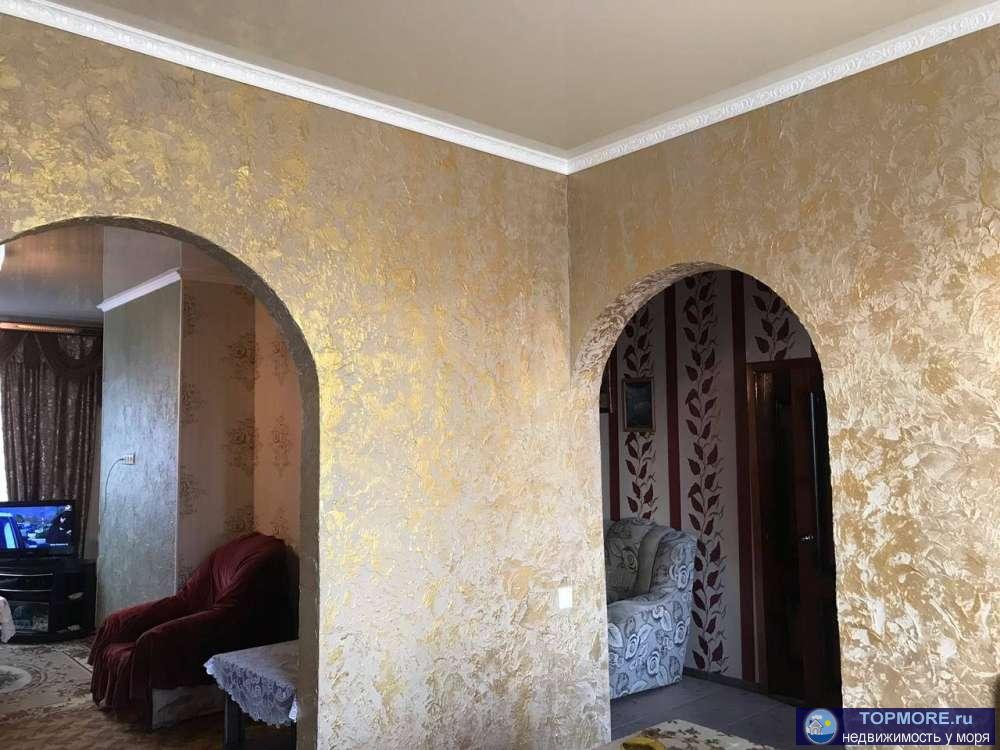 Дом с ремонтом 3 комнаты на первом этаже. мвторой этаж свободная планировка без ремонта есть перегородки временные....