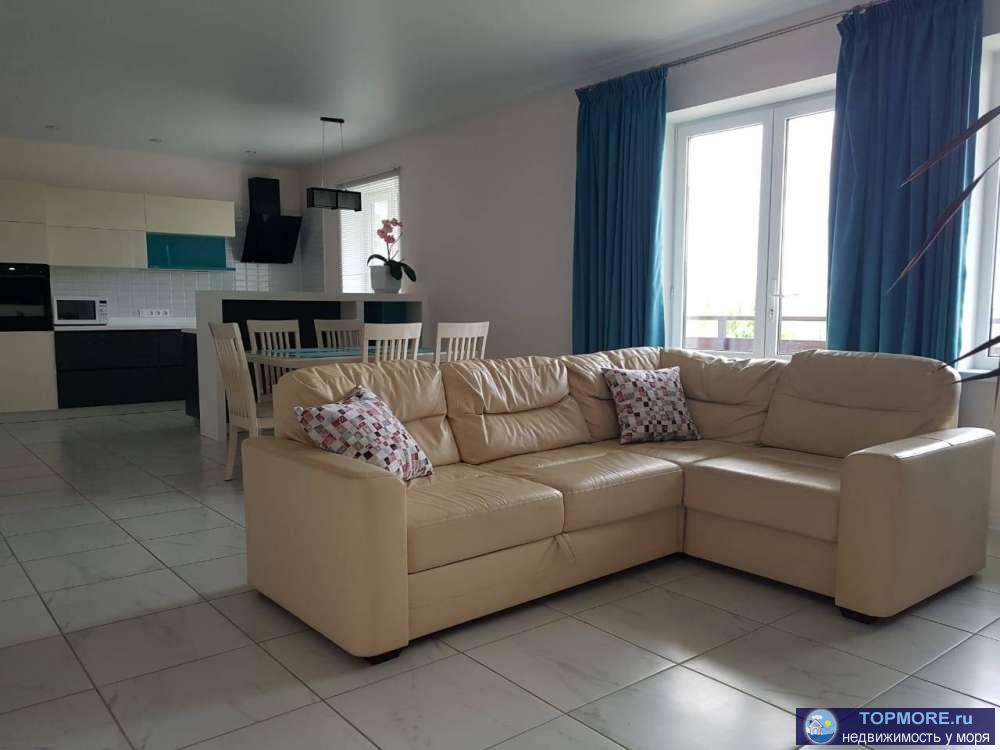 Дом 230 м2 на участке 9 сот. ИЖС. (Возможна доп. постройка гостиничного комплекса, заезд с федеральной трассы). Все...