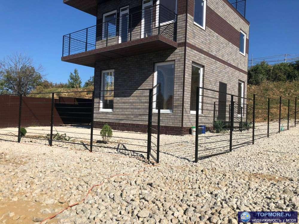 Дом в Веселом по ул. Светогорская.  В стиле хайтек. 151 кв.м. общая площадь из них эксплуатируемая кровля 40кв.м. Вид...