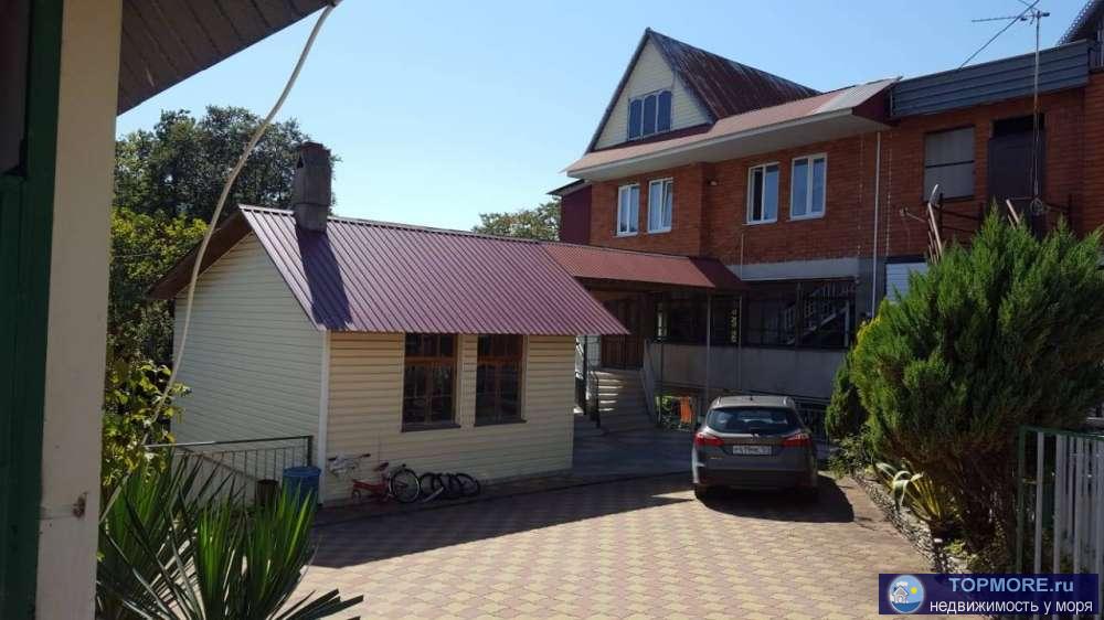 Продаю дом в живописном месте! Очень удобный и красивый!Район Нижняя Шаумяновка. На каждый этаж отдельный вход,цоколь...