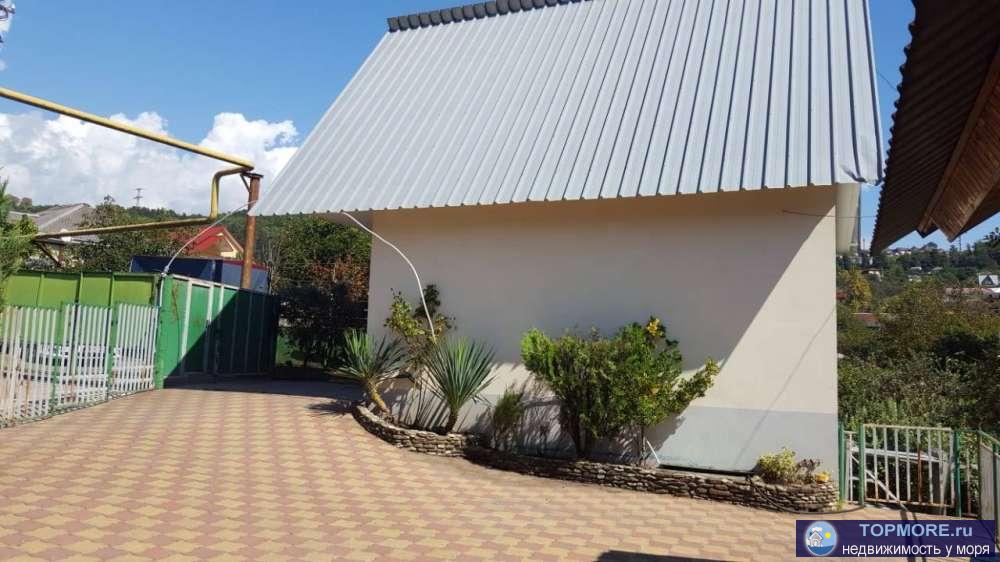 Продаю дом в живописном месте! Очень удобный и красивый!Район Нижняя Шаумяновка. На каждый этаж отдельный вход,цоколь... - 1