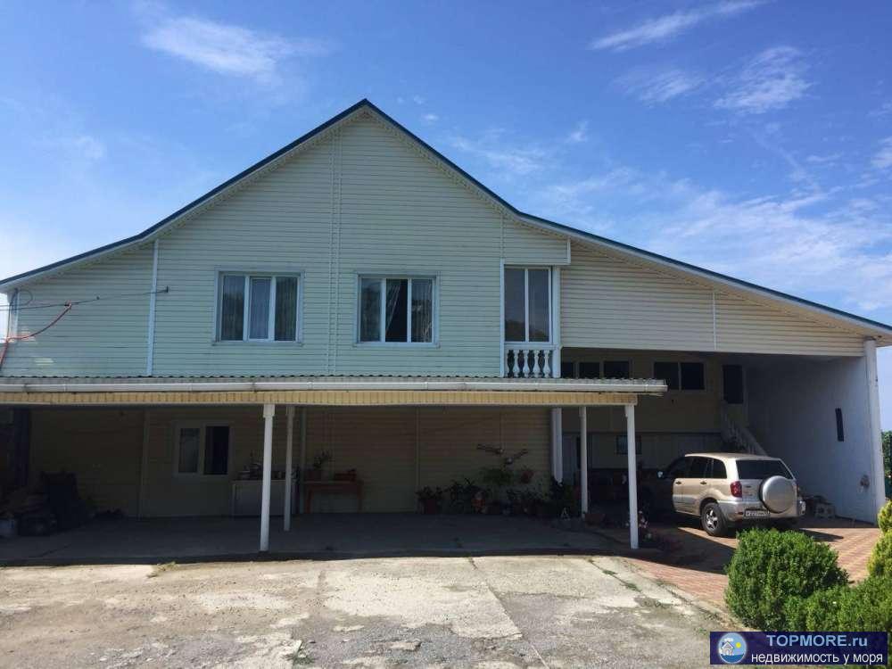 Дом расположен в пяти километрах от центра Дагомыса в верхней точке посёлка Уч-Дере. С участка открывается...