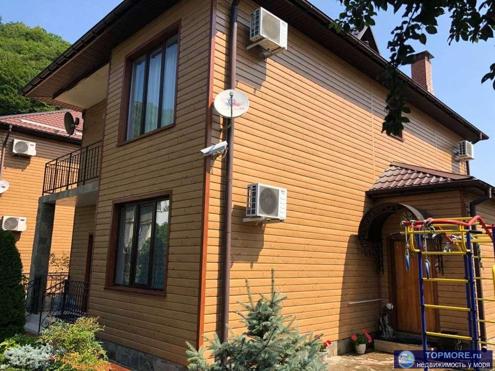 Продаётся дом с ремонтом и мебелью. В доме пять комнат, большая кухня, уютная прихожая, 4 санузла. На территории...