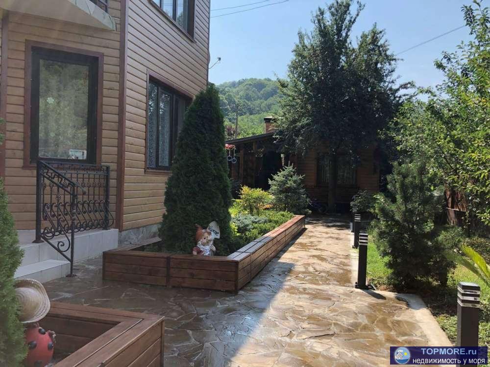 Продаётся дом с ремонтом и мебелью. В доме пять комнат, большая кухня, уютная прихожая, 4 санузла. На территории... - 1