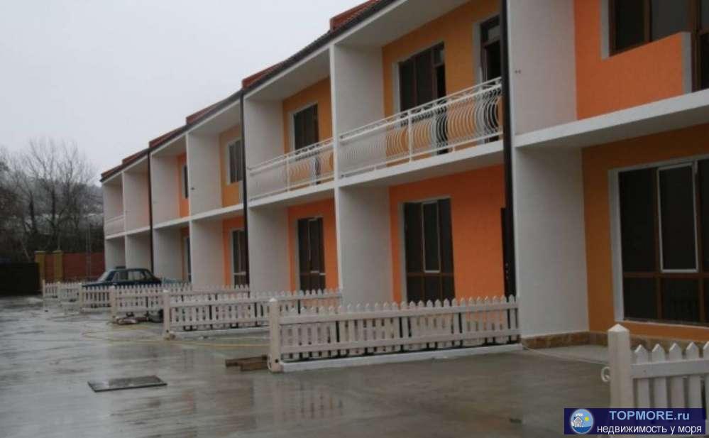 Поселок бизнес-класса на 14 домов (9  таунхаусов и 5 отдельно стоящих домов). 2 этажа каждый по 50 кв.м(3 этаж... - 1