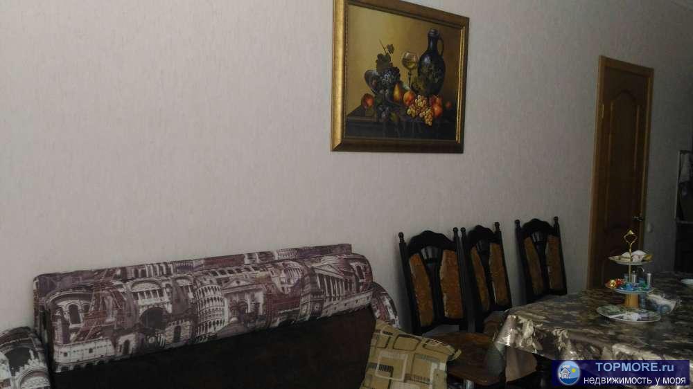 Просторный большой дом с шикарным видом на морские просторы и главный кавказский хребет расположен в живописном...