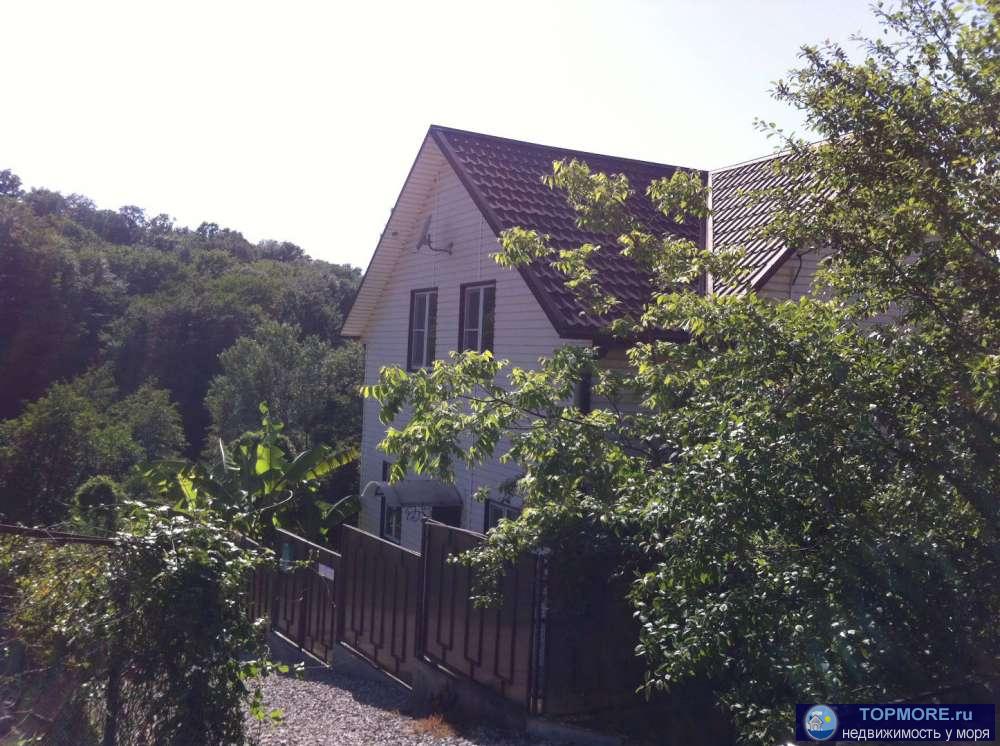 Продается дом 210 квадратных метров  на 6 сотках земли, в уникальной природной зоне. Дом расположен на улице...