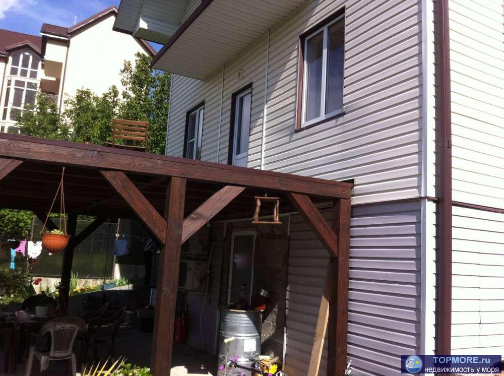 Продается дом 210 квадратных метров  на 6 сотках земли, в уникальной природной зоне. Дом расположен на улице... - 2