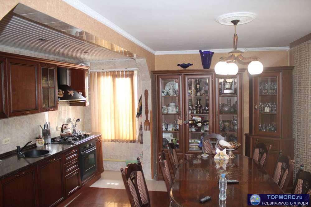 1 этаж: кухня, гостинная, детская, с/у, гардеробная,так же пристроена леняя кухня и котельная. 2 этаж: 5 спален, с/у,... - 2