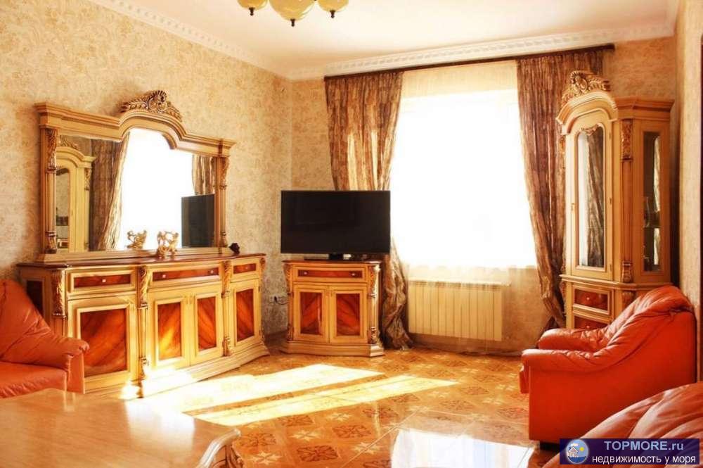  Отличный дом 320 кв.м. с комерческим помещением 75 кв.м. под сдачу или для ведения собственного бизнеса 3 этажа, на...