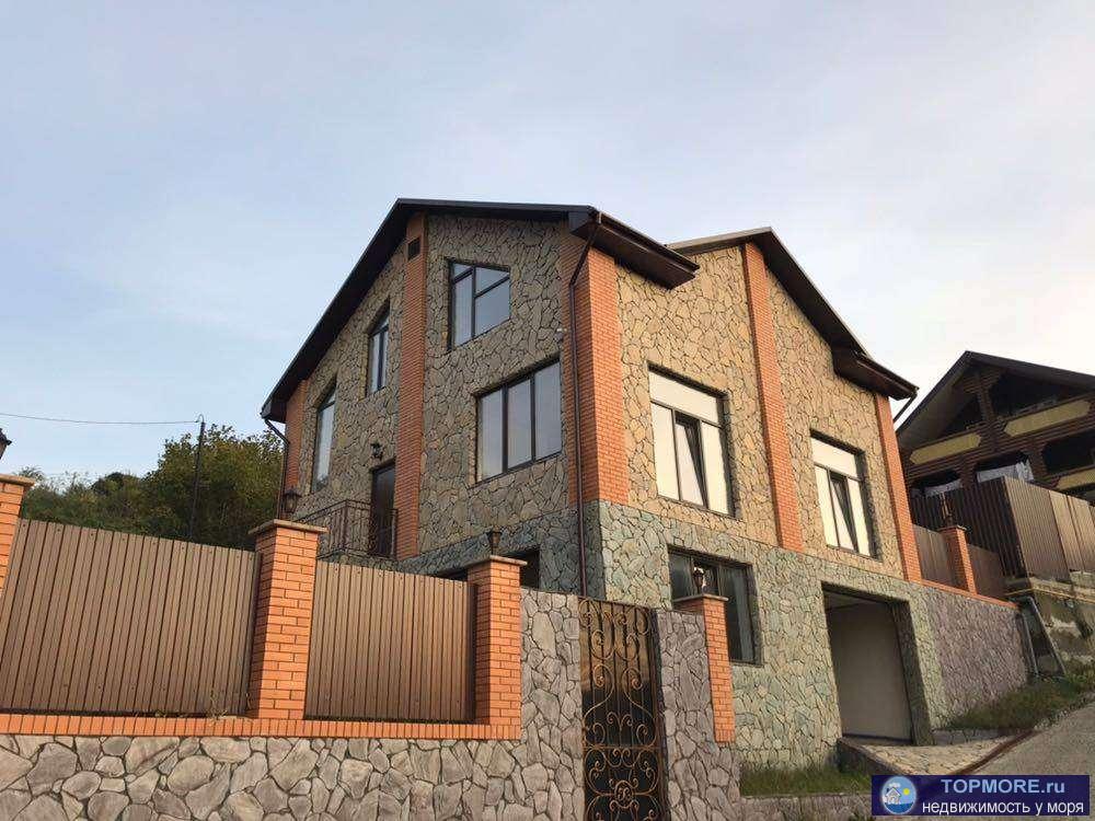 К продаже предлагается новый дом облицованный природным натуральным камнем из гор Алтая. Дом в 30 мин пешей прогулки....