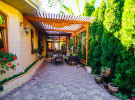 Одноэтажный дом с ремонтом и восхитительным видом на море....