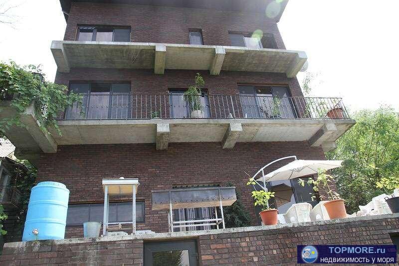 Большой, добротный 4х этажный дом в живописном, ровном месте, в районе Мамайки (верх). Хорошая транспортная... - 1