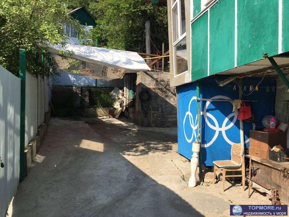 Жилой дом, газ, свет, вода, септик, прописка. Участок по документам 6,2 сотки, по факту около 9 соток. - 1