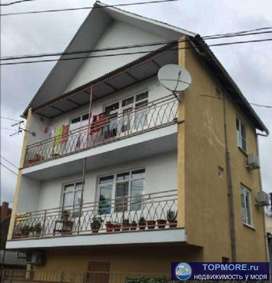 Продаётся дом в центре Адлера. Площадь - 115 кв.м. До моря 10 минут прогулочным шагом. В доме 5 комнат, кухня,...