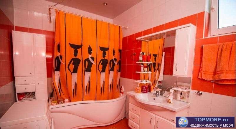 Мечтаете жить во дворце? Разрешите предложить Вам вариант лучше . Вблизи от моря, вдали от суеты располагается дом... - 1