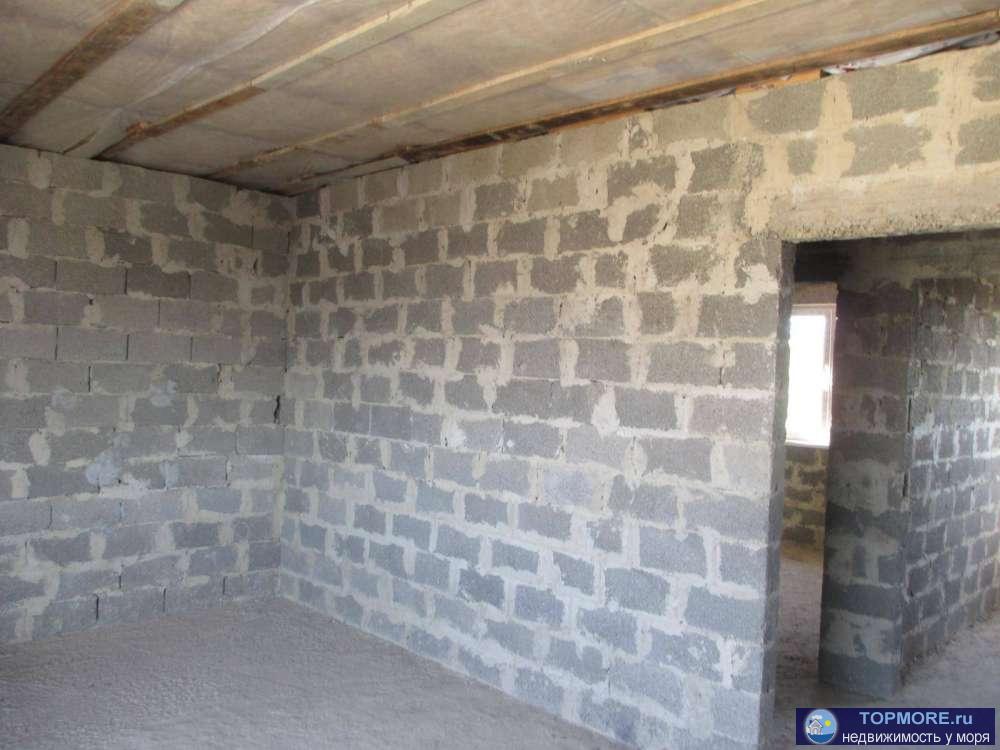 Таун-хаус 112 м2, 2 сотки земли с возможностью увеличения, черновая отделка.До остановки общественного транспорта... - 1