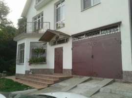 Продается дом 3-этажный дом в микрорайоне КСМ (Барановка) в Сочи....