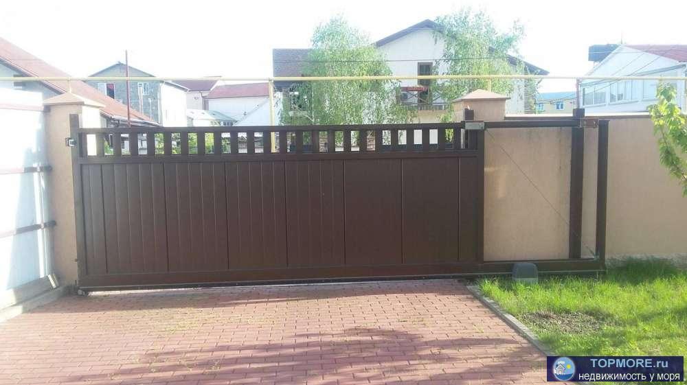 Новый современный дом,с хорошим дорогим ремонтом и мебелью.15 минут до моря пешком,хорошая развязка.Ландшафтный... - 2