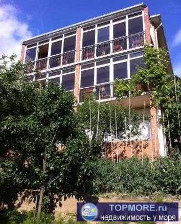 Дом в центральном районе г. Сочи, по ул. Виноградной. В цокольном (первом) этаже: 2 спальни, ванная, бойлерная,... - 1