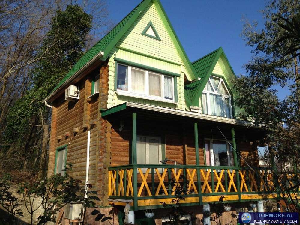 Продается 3-этажный дом на улице Гайдара в микрорайоне Дагомыс в 600 м от моря. Площадь - 200 кв.м, с верандой и...