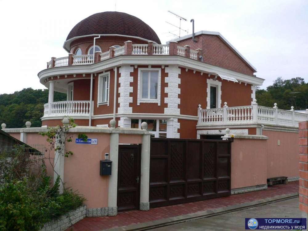 800 метров до моря. Вид на море со 2-го этажа. Также вид на лесной массив вокруг коттеджного поселка. До ближайшего...