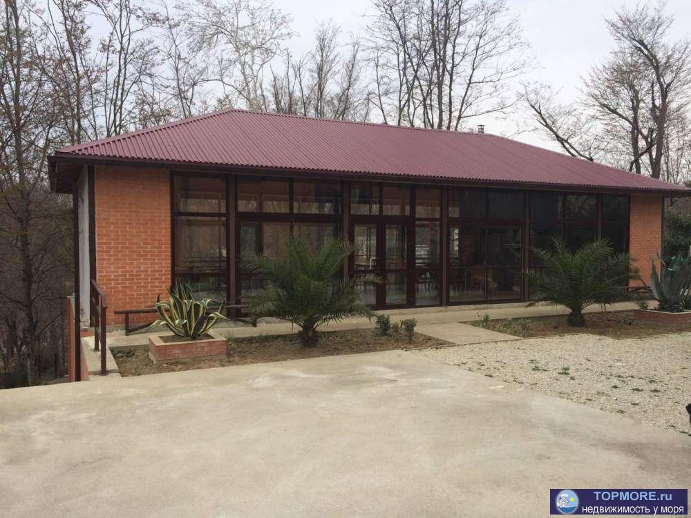 Продается 4 этажный жилой дом 400 кв.м. с 2 этажным гостевым домом 200 кв.м.  в Адлере. В обоих домах новый... - 1