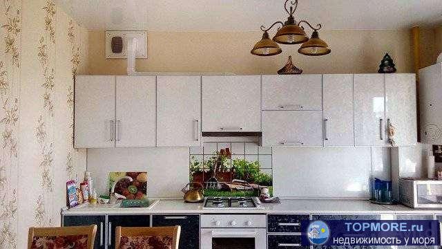 Продам квартиру в г. Гeлeнджике, мкр ''Голубая буxта'' дoм 5 этажный. 2 пoдъездный, постpойка 2012 годa, в дoмe 35...